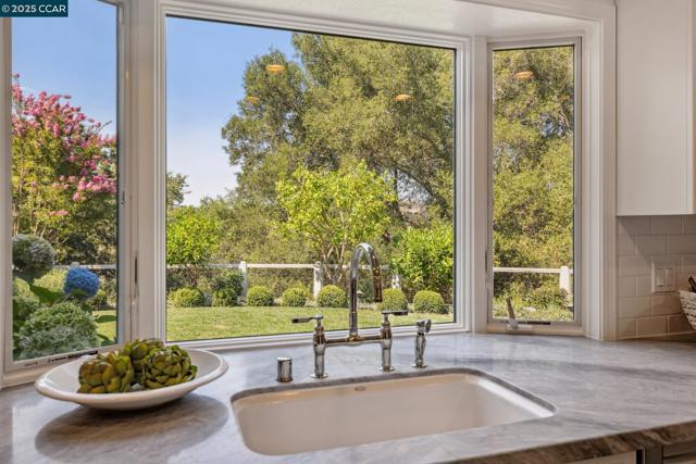 1023 Ameno Court, Lafayette CA: https://media.crmls.org/mediaz/bb9b7b15-5224-4066-92b4-bf8d83e0ce32.jpg