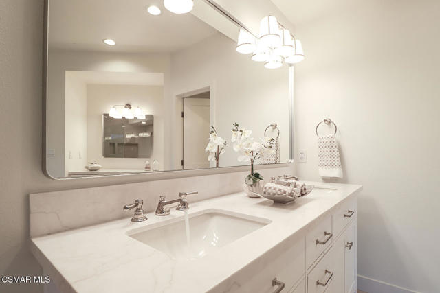3327 Olivegrove Place, Thousand Oaks CA: https://media.crmls.org/mediaz/bb9c129d-c257-4621-8150-49b7fb4cc5d5.jpg