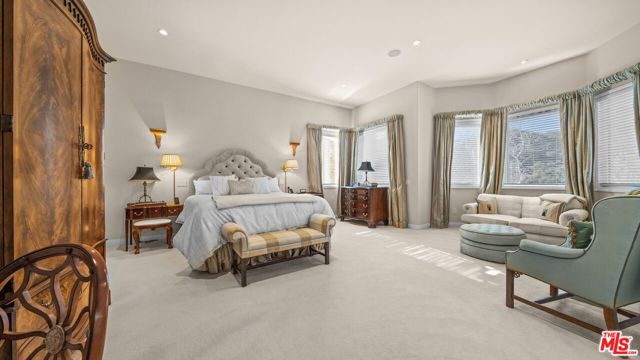 219 Baybrook Court, Lake Sherwood CA: https://media.crmls.org/mediaz/bb9c560c-3be6-400b-8386-8fb5ac801338.jpg