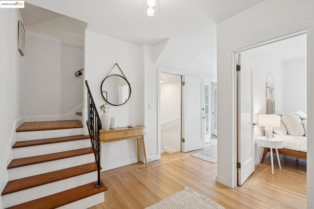 6051 MARGARIDO Dr, Oakland CA: https://media.crmls.org/mediaz/bb9c7754-0cce-4d53-8653-4049775cd3b1.jpg
