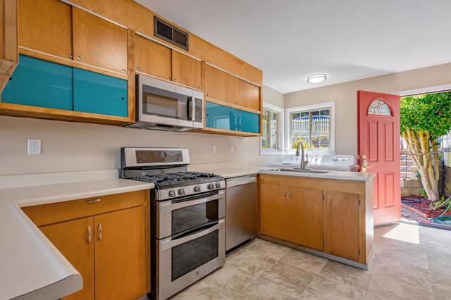 253 Humboldt Road, Brisbane CA: https://media.crmls.org/mediaz/bb9c963d-f09e-40a5-85f6-18911aeeedad.jpg