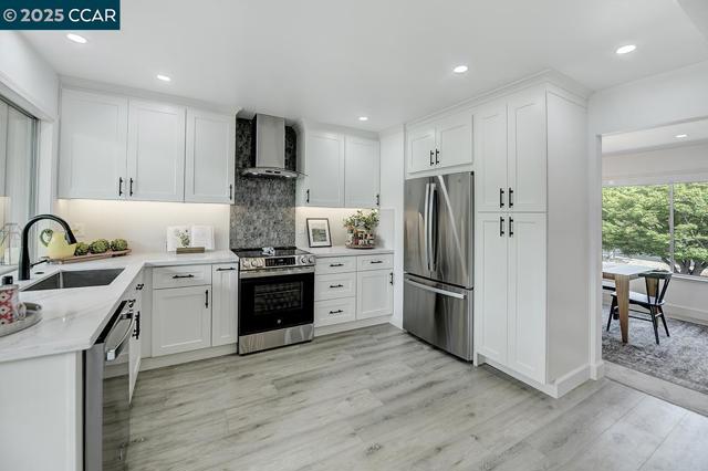 2175 Cactus Ct, Walnut Creek CA: https://media.crmls.org/mediaz/bb9cba26-9464-42b4-b0be-36f934b94a61.jpg