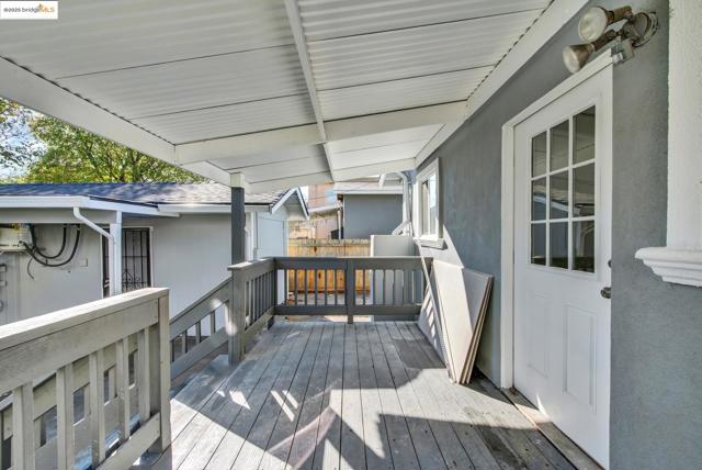 1232 78Th Ave, Oakland CA: https://media.crmls.org/mediaz/bb9cba37-7f5d-4e43-b2b8-84e63a375026.jpg