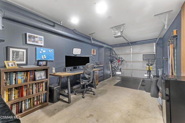 5200 Premiere Hills Circle, Woodland Hills CA: https://media.crmls.org/mediaz/bb9e65ec-52f9-42a0-b1eb-dd46370d7d0f.jpg