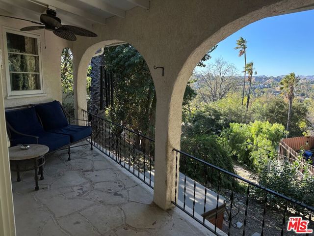 4707 Bedel Street, Woodland Hills CA: https://media.crmls.org/mediaz/bb9eb330-e64a-45cd-a178-2f532aac6b19.jpg