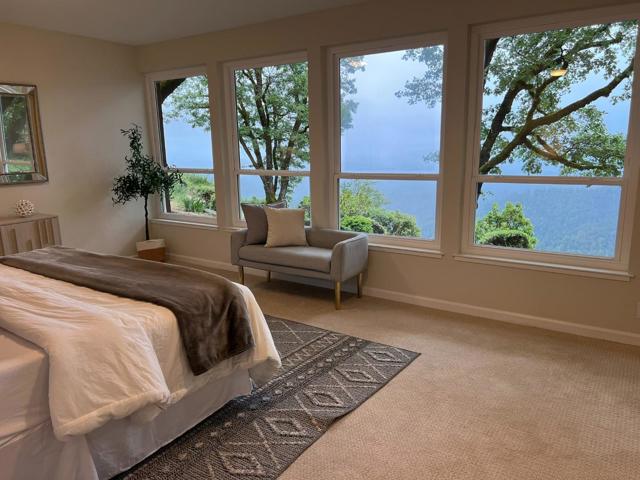 20243 Beatty Ridge Road, Los Gatos CA: https://media.crmls.org/mediaz/bb9f5589-10c2-4b0e-bdad-ec0f19a93bba.jpg