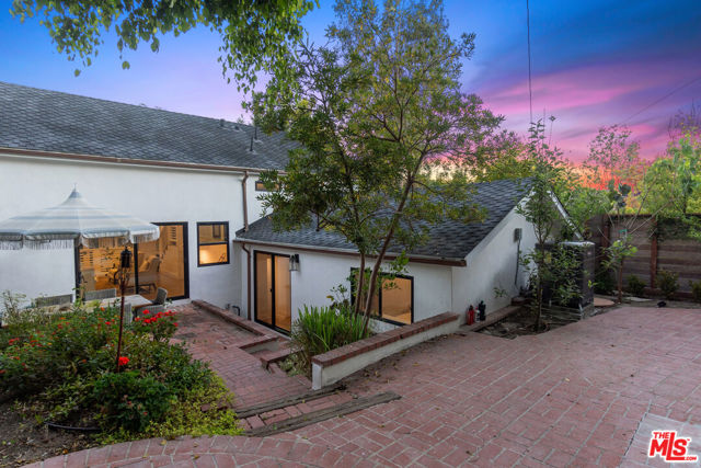 10517 Cheviot Drive, Los Angeles CA: https://media.crmls.org/mediaz/bba05411-b834-4ebc-8c27-500070e4b2c3.jpg