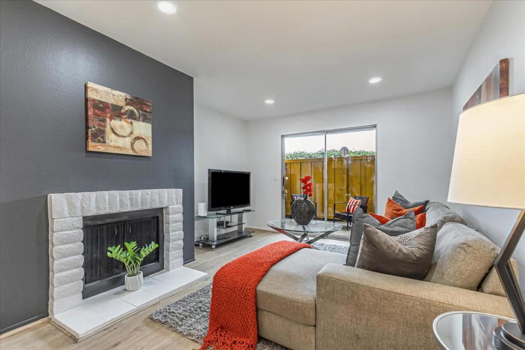 247 N Capitol Avenue #105