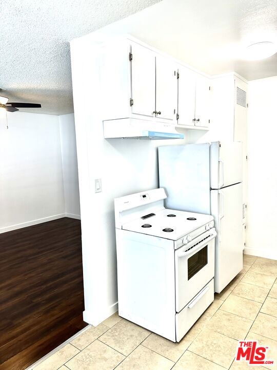 4115 W Century Boulevard, Inglewood CA: https://media.crmls.org/mediaz/bba29d46-2118-4e99-a5e9-47baae765ca1.jpg