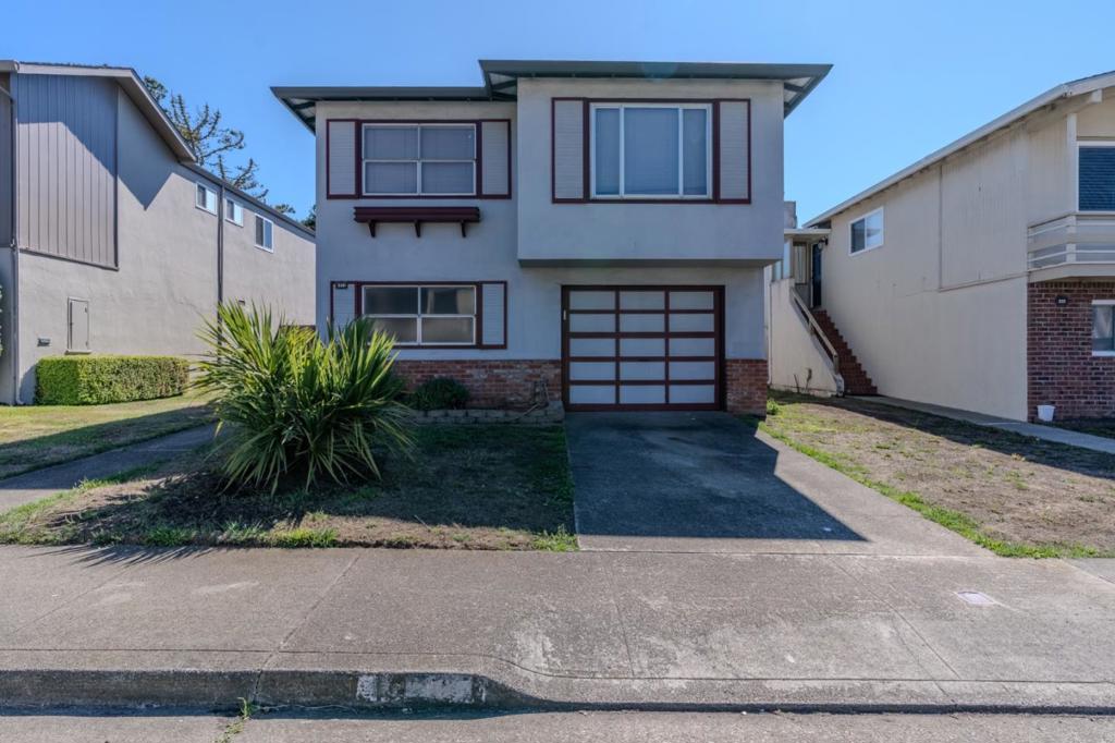 226 Crestmoor Circle
