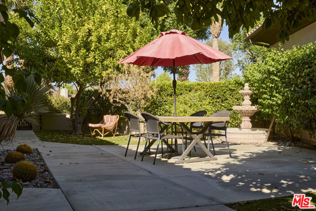 10 Wimbledon Circle, Rancho Mirage, CA 92270