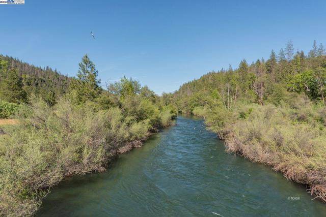 430 Bridge Rd, Douglas City CA: https://media.crmls.org/mediaz/bba3e603-c7d3-49bf-adda-cf1f6a076041.jpg