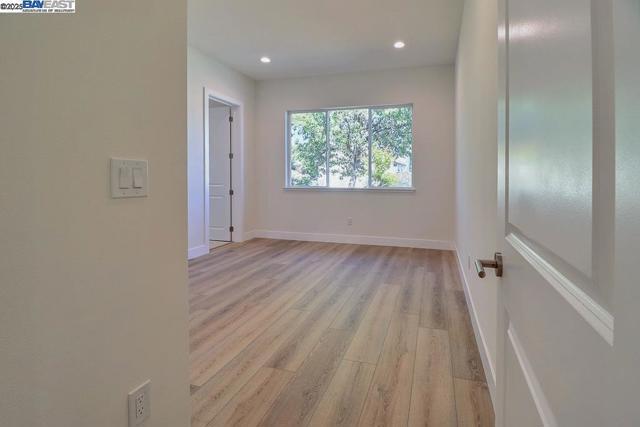 5232 Henderson Ct, Antioch CA: https://media.crmls.org/mediaz/bba41644-b797-4afc-8650-9cd6e14eec8e.jpg