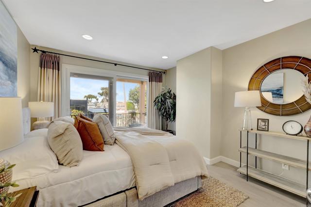 Detail Gallery Image 24 of 44 For 509 W Balboa Bld, Newport Beach,  CA 92661 - 3 Beds | 3/1 Baths