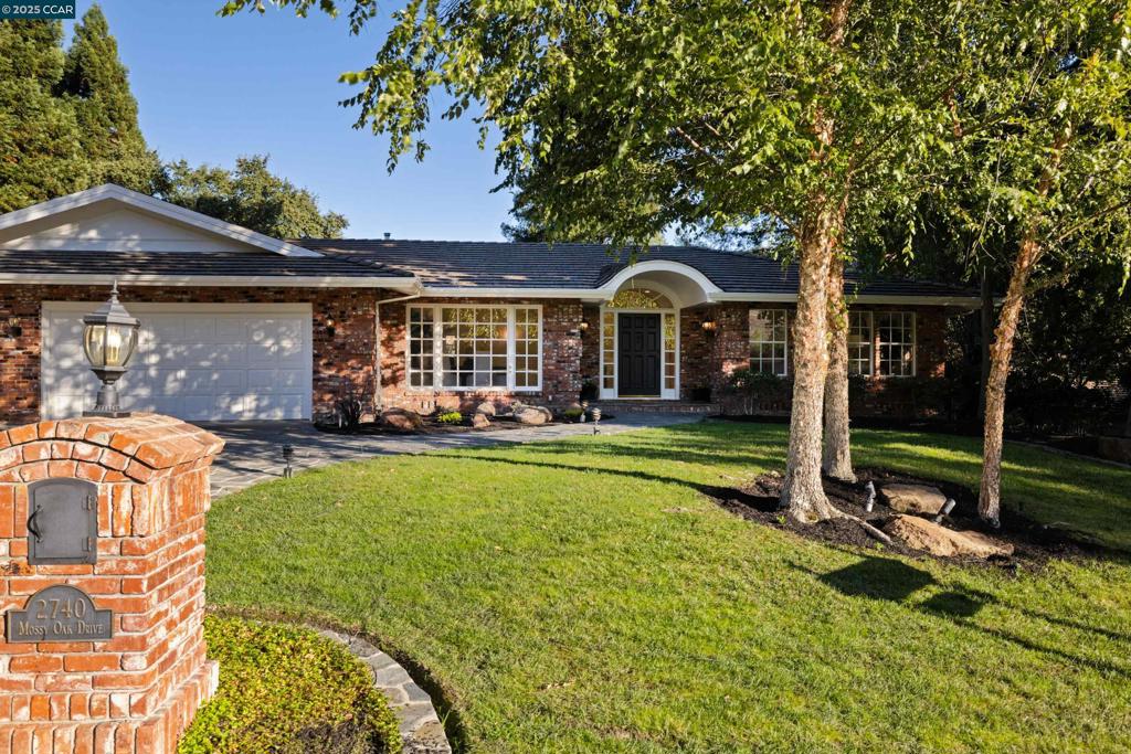 2740 Mossy Oak Drive