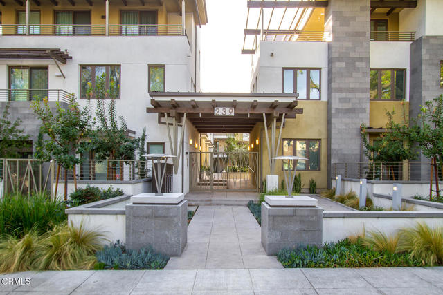 239 S Marengo Avenue, Pasadena CA: https://media.crmls.org/mediaz/bba54a19-e8b1-41da-b408-8a603bfd89ec.jpg