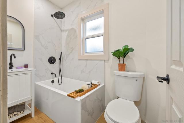1203 N Normandie Ave, Los Angeles CA: https://media.crmls.org/mediaz/bba58a66-b907-474b-9814-b3c88488bbcc.jpg