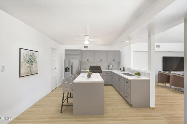 10215 Alexandria Street, Ventura CA: https://media.crmls.org/mediaz/bba5dda6-ab6d-4b14-80ce-950021db2576.jpg