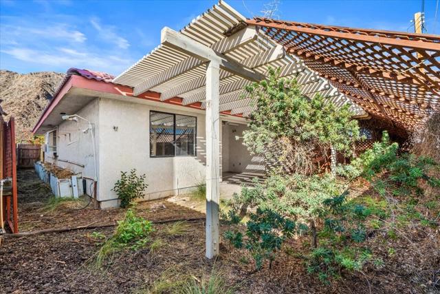 54180 Avenida Cortez, La Quinta CA: https://media.crmls.org/mediaz/bba5eee7-06c5-4793-9e3a-b1083f72c965.jpg