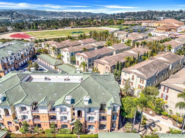 12362 Carmel Country Rd, San Diego CA: https://media.crmls.org/mediaz/bba614a9-9797-411b-a05a-8abb1fc8311c.jpg