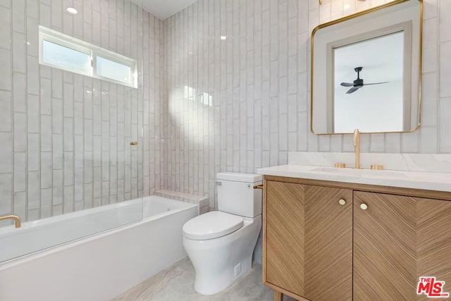 843 N Formosa Avenue, Los Angeles CA: https://media.crmls.org/mediaz/bba67011-4f37-4d97-8179-fc138913b54a.jpg