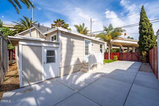 Detail Gallery Image 3 of 23 For 201 S S Olive St, Ventura,  CA 93001 - 3 Beds | 2 Baths