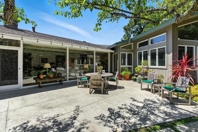3795 Ralston Avenue, Hillsborough CA: https://media.crmls.org/mediaz/bba782f5-f315-4865-afa8-29ca7f668e31.jpg