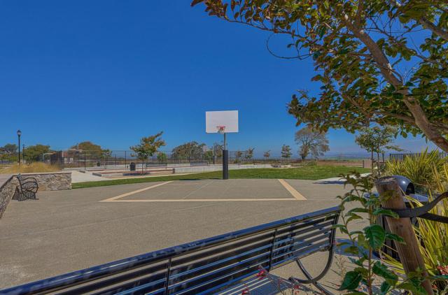 19130 Fallingwater Lane, Marina CA: https://media.crmls.org/mediaz/bba7a426-7bcf-4fcc-85f1-4ed3c75403d7.jpg