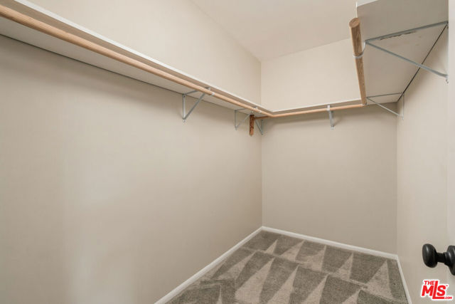 14212 Leadwell Street photo 18