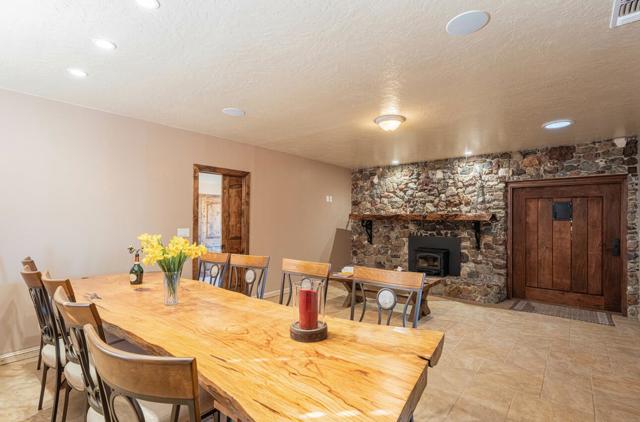 33120 River Road, Gonzales CA: https://media.crmls.org/mediaz/bba83f98-e1f4-400c-ac37-33956fa3ee58.jpg