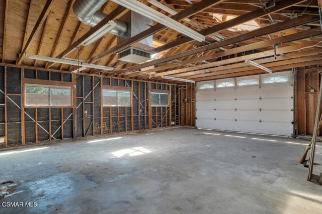 2327 Royal Avenue, Simi Valley CA: https://media.crmls.org/mediaz/bba8bbe4-057d-4609-8c35-a4c91c610c35.jpg