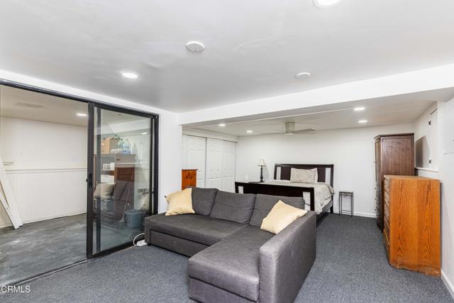 2516 Roosevelt Boulevard, Oxnard CA: https://media.crmls.org/mediaz/bba93480-e322-486a-a4ee-e3c202327527.jpg