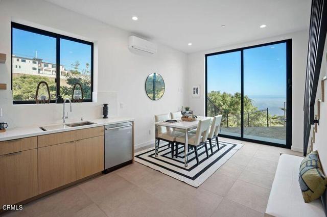 Detail Gallery Image 34 of 36 For 31220 Beach View Estates Dr, Malibu,  CA 90265 - 3 Beds | 3/1 Baths