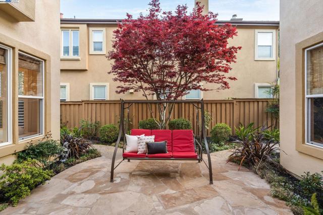 10828 Inspiration Cir, Dublin CA: https://media.crmls.org/mediaz/bbaad37b-5b8a-40a2-ace0-4ab6c5f6deaa.jpg