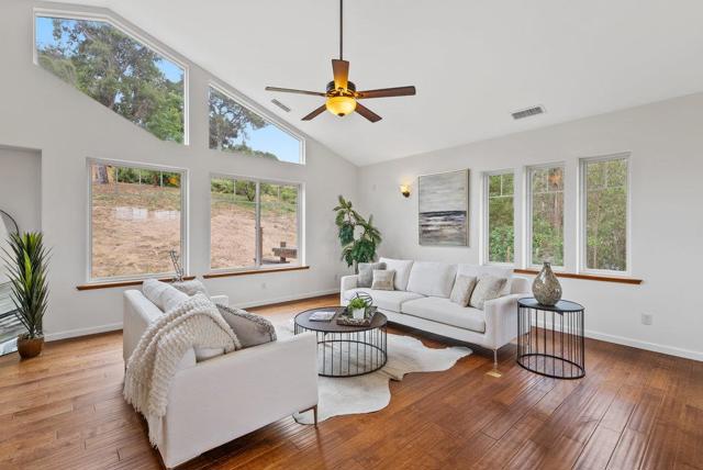 350 Windsong Way, Watsonville CA: https://media.crmls.org/mediaz/bbaae01c-0f31-47cb-aa99-e22329e06be2.jpg