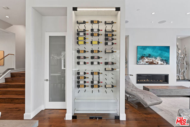 22065 Pacific Coast Highway, Malibu CA: https://media.crmls.org/mediaz/bbaafb63-e816-4272-9940-0edb31e2e4e0.jpg