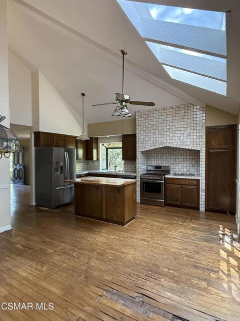5506 Forest Cove Lane, Agoura Hills CA: https://media.crmls.org/mediaz/bbabaa6f-9daf-4e0d-a5bb-f5796f7ade5e.jpg