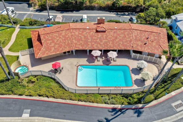 6503 Friendly Place, Carlsbad CA: https://media.crmls.org/mediaz/bbabab7f-4ac5-41da-ac11-8298f2ae1f1d.jpg