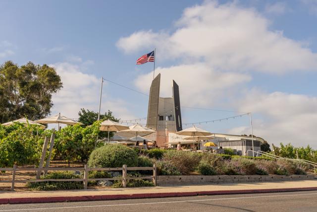 4732 Iroquois Ave, San Diego CA: https://media.crmls.org/mediaz/bbac79a3-3a9f-4a6d-bc7d-2dc41724159f.jpg