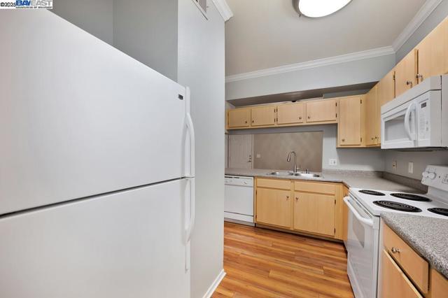 701 Gibson Dr, Roseville CA: https://media.crmls.org/mediaz/bbad34c6-ea60-4c72-a00c-4e70f2ab58fe.jpg