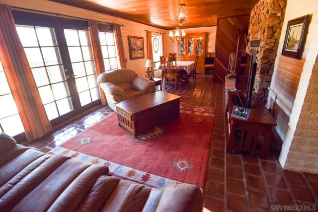 23684 Viejas Grade Rd, Descanso CA: https://media.crmls.org/mediaz/bbad87b8-0f8c-4596-a70f-fbcd91bedd8a.jpg