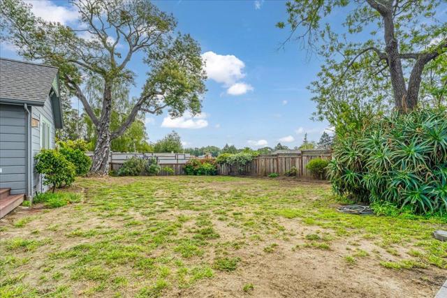 334 Park Way, Santa Cruz CA: https://media.crmls.org/mediaz/bbadc1f7-db75-4f0b-bd81-2ed0264aa60c.jpg