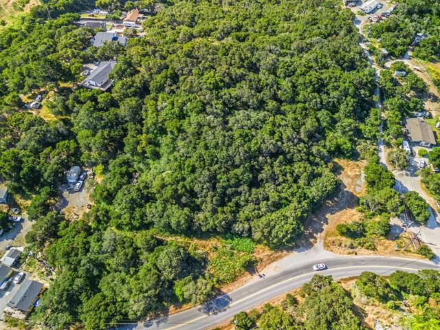 524 Echo Valley Road, Prunedale CA: https://media.crmls.org/mediaz/bbaf510e-7e56-40ee-bda7-d0cb5a44f46b.jpg