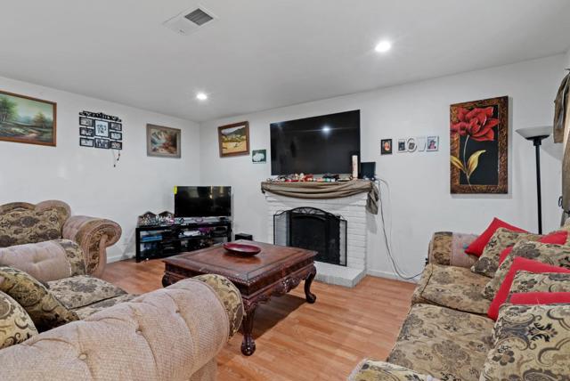 1780 Truckee, Salinas CA: https://media.crmls.org/mediaz/bbafb035-fa8b-40af-8005-f0970a80df79.jpg