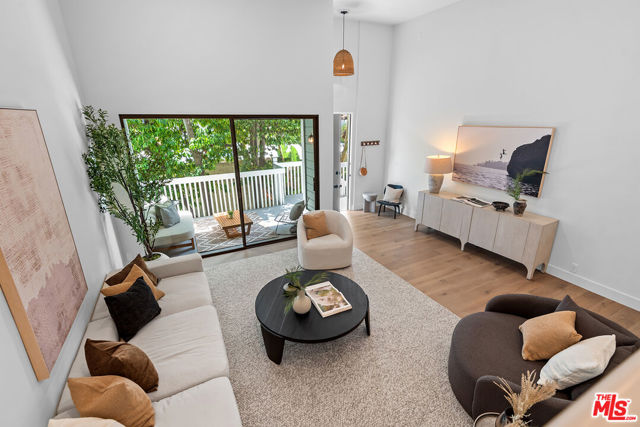 3516 Via Dolce, Marina del Rey CA: https://media.crmls.org/mediaz/bbb01c00-51c4-4e8d-99f1-f5380e358e5b.jpg