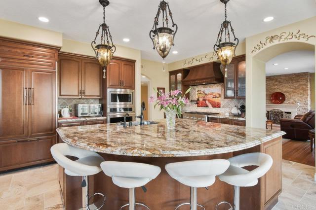 15718 Creek Hills Road, El Cajon CA: https://media.crmls.org/mediaz/bbb0c127-82b7-4903-8a28-5c67bfeafcfa.jpg