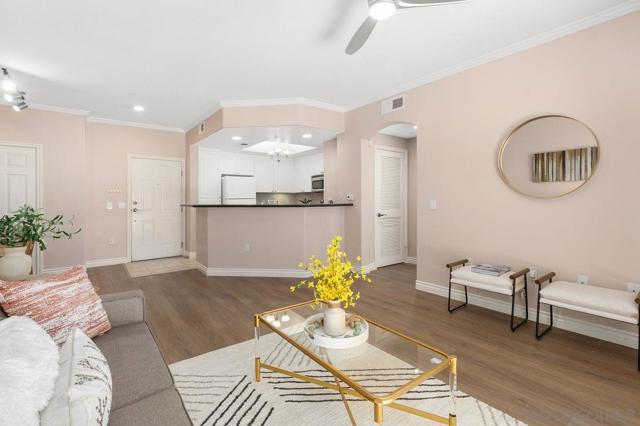 4165 Executive Dr, La Jolla CA: https://media.crmls.org/mediaz/bbb15458-e84a-4778-9834-13a72e0c57ee.jpg