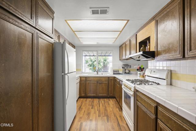 170 N Linden Drive, Ventura CA: https://media.crmls.org/mediaz/bbb17f5b-c438-4969-a7f0-49307a83cf5a.jpg