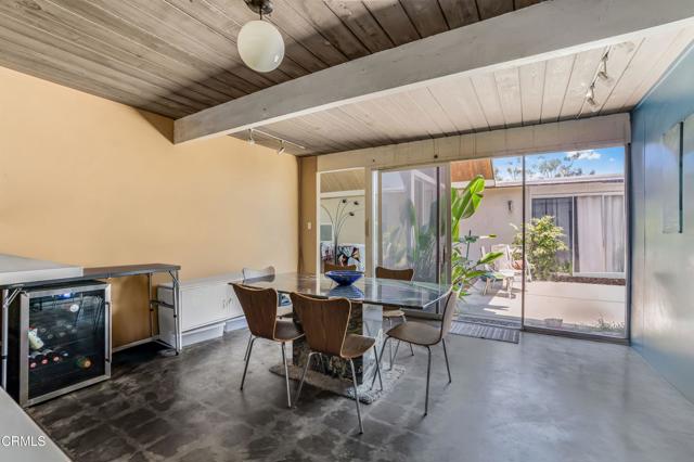 1412 Ellsworth Court, Thousand Oaks CA: https://media.crmls.org/mediaz/bbb1a67b-29aa-425f-852f-ee2c0ea0bb3b.jpg