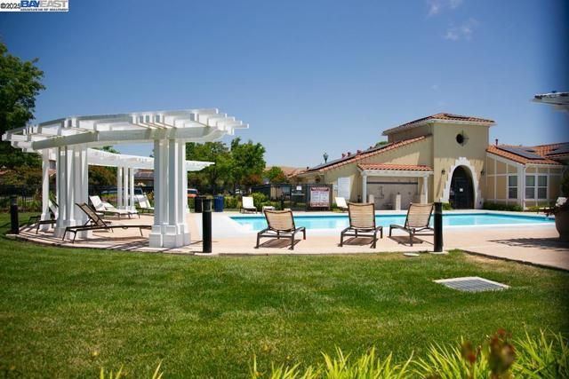 4719 Malayan, San Ramon CA: https://media.crmls.org/mediaz/bbb2ab1d-8d48-492c-801b-12ca8db6d017.jpg